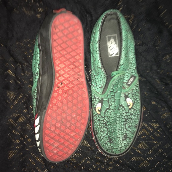 Crocodile Vans - Picture 2 of 2